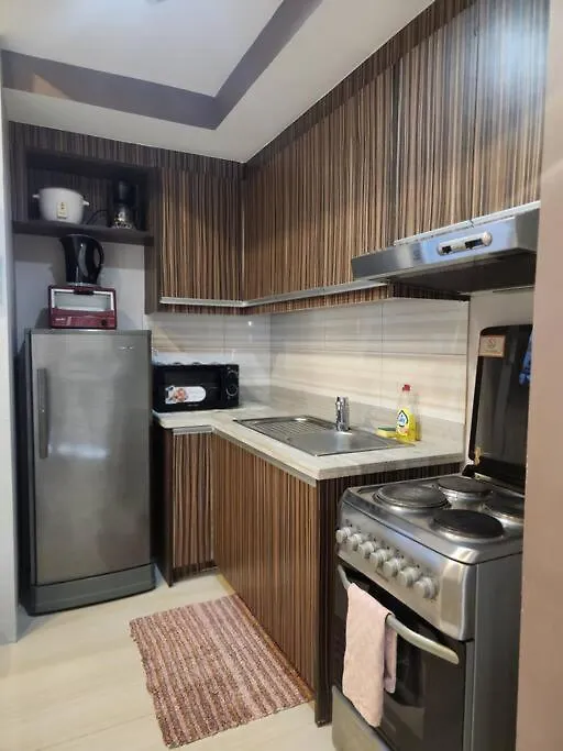 Kl Tower Cosy Studio With Balcony Sauna Gym Pool Near Greenbelt Manila Apartment