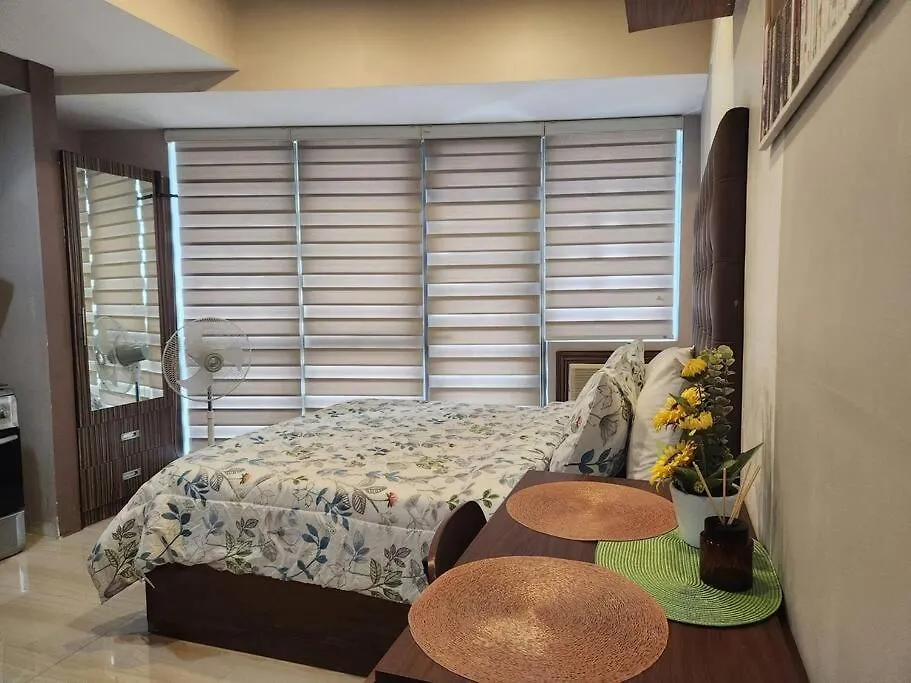 Kl Tower Cosy Studio With Balcony Sauna Gym Pool Near Greenbelt Manila 0*,