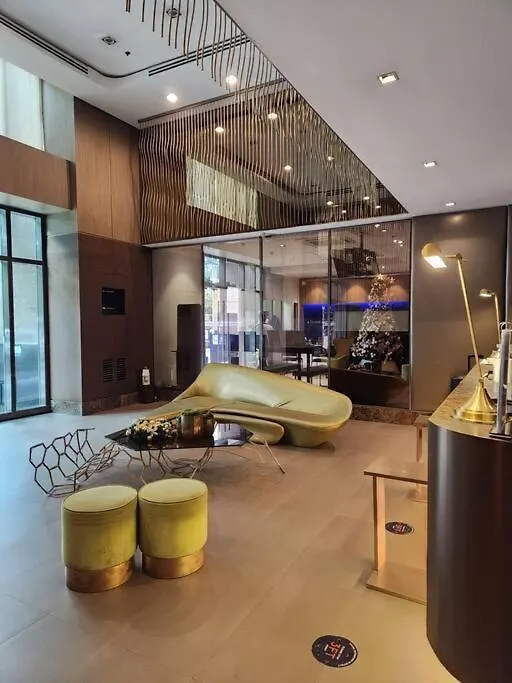 Kl Tower Cosy Studio With Balcony Sauna Gym Pool Near Greenbelt Manila
