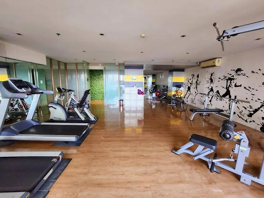 Kl Tower Cosy Studio With Balcony Sauna Gym Pool Near Greenbelt Manila 0*,  Philippines